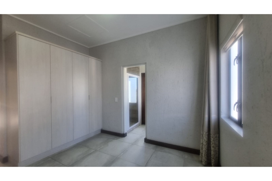 To Let 3 Bedroom Property for Rent in Kingswood Golf Estate Western Cape